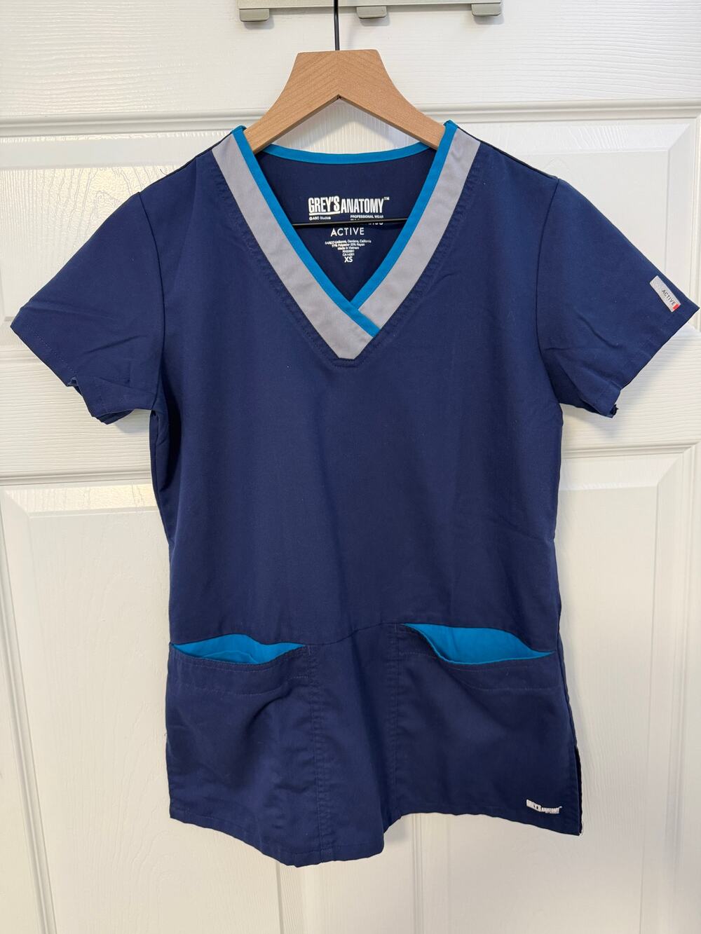 Grey’s Anatomy by Barco Active V-Neck Scrub Top Navy Blue Teal Trim XS